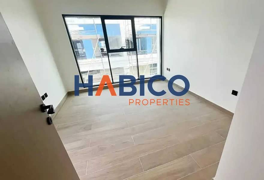 Luxury | Vacant | Corner Unit | Spacious Layout - Image 6