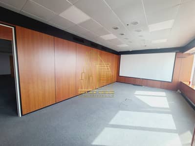 مکتب  للايجار في شارع الشيخ زايد، دبي - IMG-20250811-WA0440. jpg