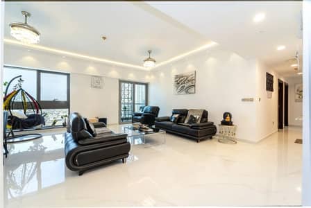 2 Bedroom Apartment for Sale in Business Bay, Dubai - Sea View | Fully Renovated | +Laundry