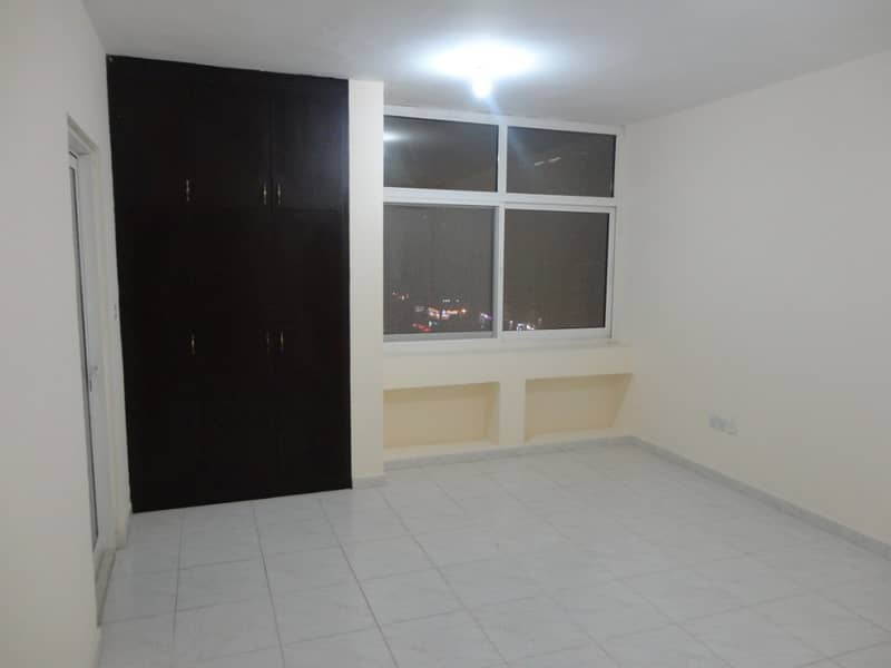 Lovely and big size 3br with wardrobes in all rooms in the Airport Road