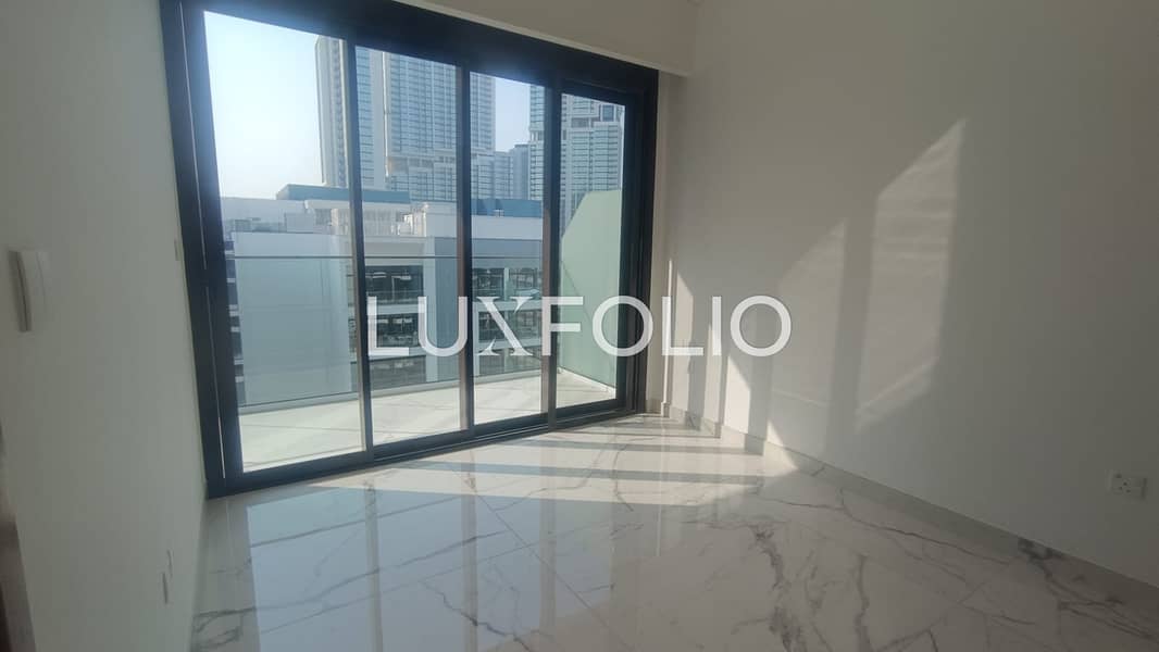 Kitchen Appliances Included | Vacant | Pool view
