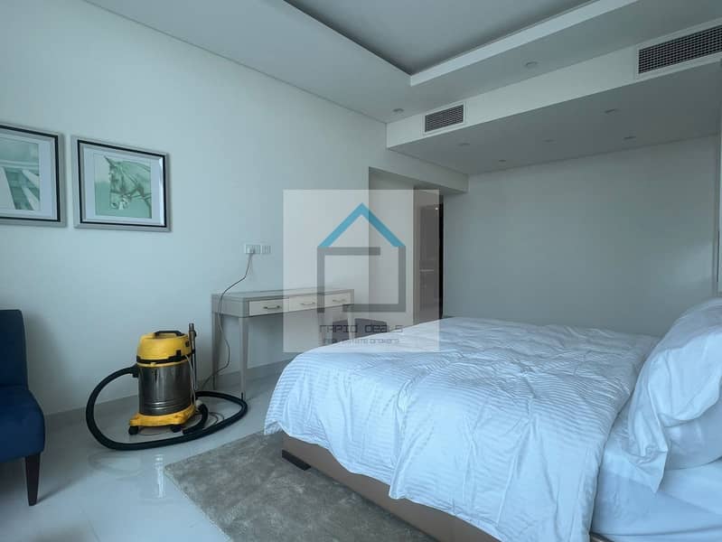 Fully Furnished - 3BR Apartment - High Floor - Vacant