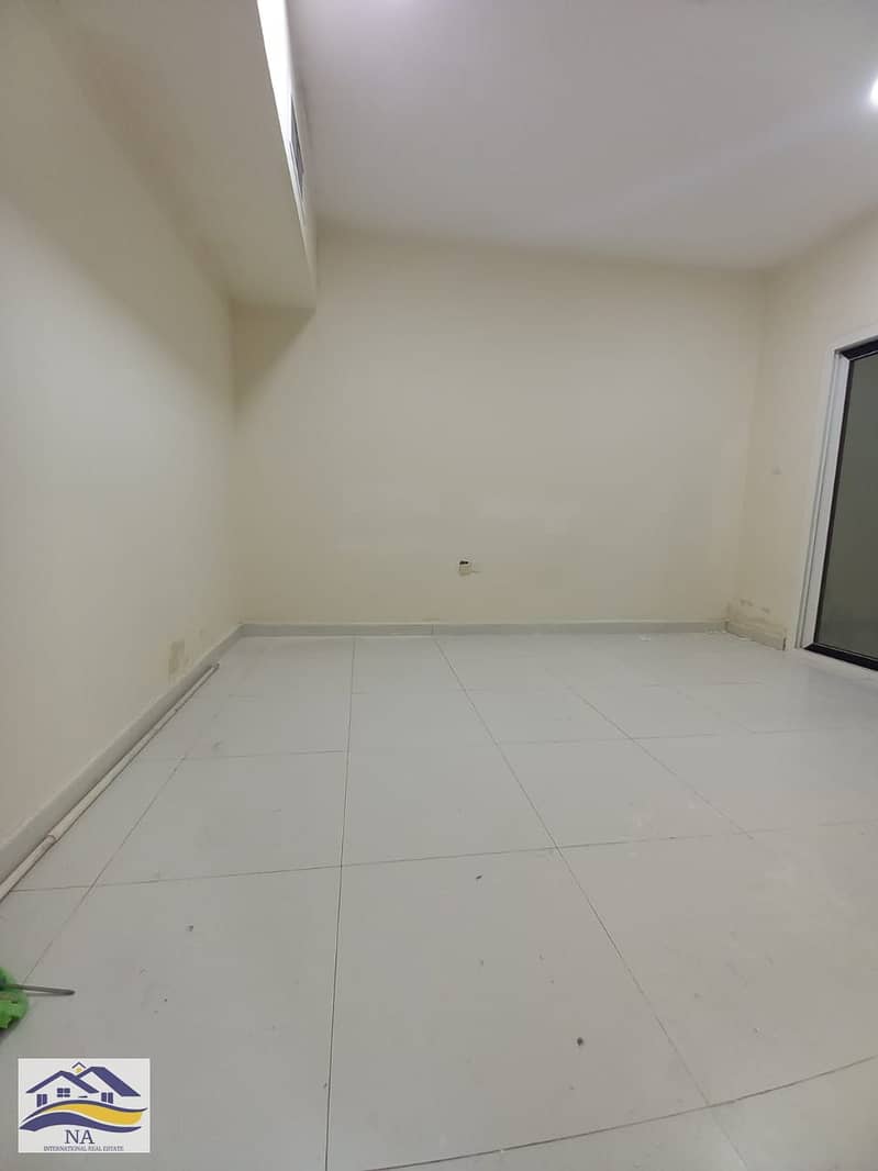 12 99267. jpg