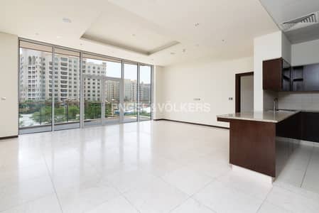 2 Bedroom Apartment for Rent in Palm Jumeirah, Dubai - Direct Beach Access | Unfurnished | Low Floor