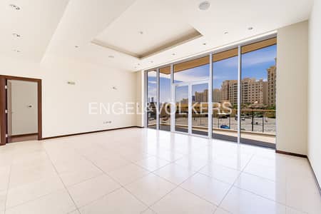 2 Bedroom Flat for Rent in Palm Jumeirah, Dubai - Sea View | High Floor | End of August