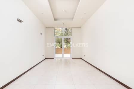 1 Bedroom Flat for Rent in Palm Jumeirah, Dubai - Direct Beach Access | Unfurnished | Low Floor