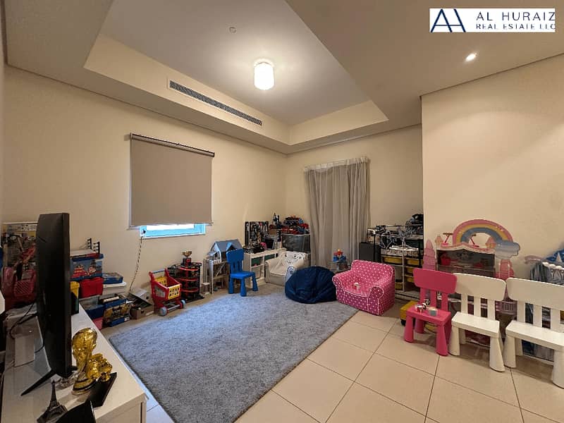 位于阿尔弗雷德街区，阔塔什别墅区 3 卧室的联排别墅 220000 AED - 12496723