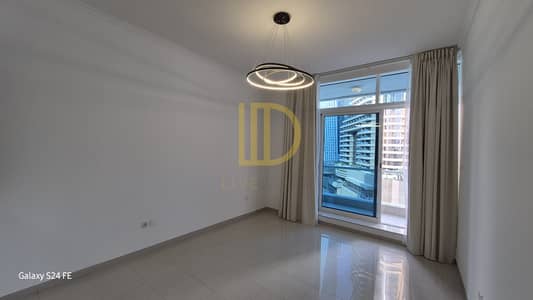 Studio for Rent in Dubai Marina, Dubai - Parking | Balcony | Ready to move in