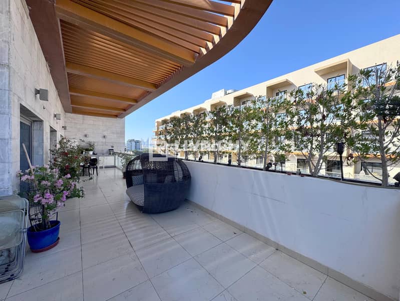 SPACIOUS DUPLEX 4BR | 2 LARGE TERRACE | VOT