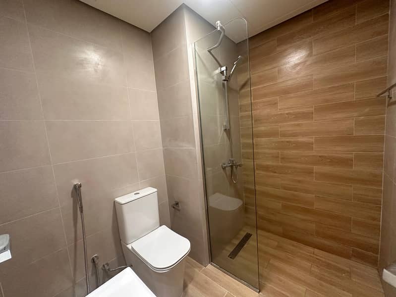 9 Bath. jpeg