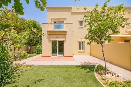2 Bedroom Villa for Sale in The Lakes, Dubai - 2 Beds | Backing Pool and Park | Rare