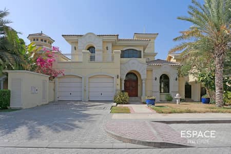 4 Bedroom Villa for Sale in Palm Jumeirah, Dubai - Atrium Entry | Atlantis View | Vacant