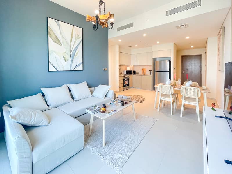 Fully Furnished 2-Bed Apartment at High Floor with City Views