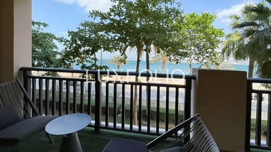 2 Bedroom Apartment for Rent in Palm Jumeirah, Dubai - Beach Access | Sea View | Short Term