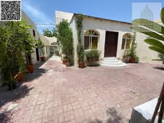 Ground floor villa with personal finishing in an excellent location.