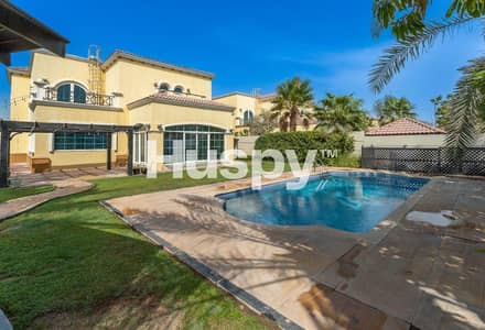 4 Bedroom Villa for Rent in Jumeirah Park, Dubai - Sunlit Interior | Drivers Room | Vastu Approved