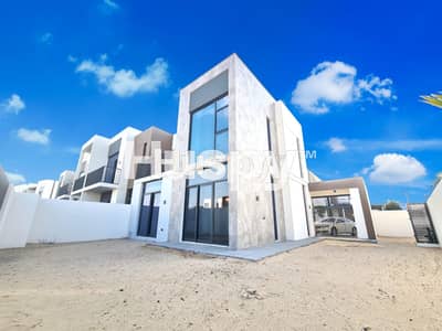 4 Bedroom Townhouse for Sale in Arabian Ranches 3, Dubai - Near Pool and Park | Large Plot | Corner Plot