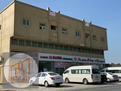 مبنی تجاري  للبيع في المنطقة الصناعية، الشارقة - 2-6. jpg