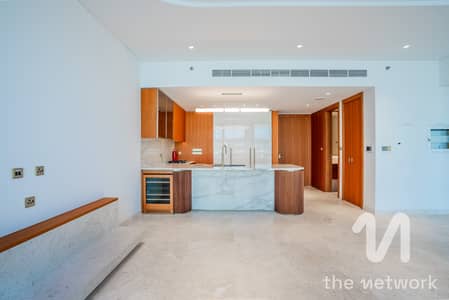2 Bedroom Apartment for Sale in Palm Jumeirah, Dubai - Brand New | Beach Access | Motivated Seller