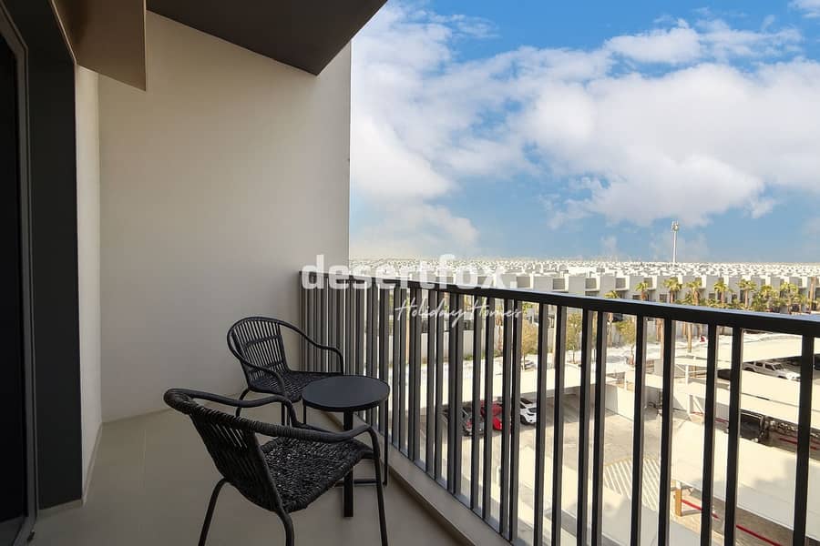 10 outdoorsetting. png