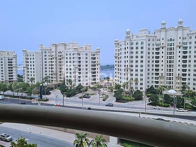 2 Bedroom Flat for Rent in Palm Jumeirah, Dubai - High Floor | Beach Club Access | Maid’s Room