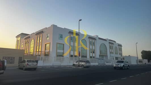مبنی تجاري  للايجار في القرهود، دبي - WhatsApp Image 2025-08-08 at 11.55. 42 AM (1). jpeg