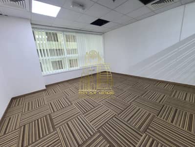 مکتب  للايجار في شارع الشيخ زايد، دبي - IMG-20250815-WA0012. jpg