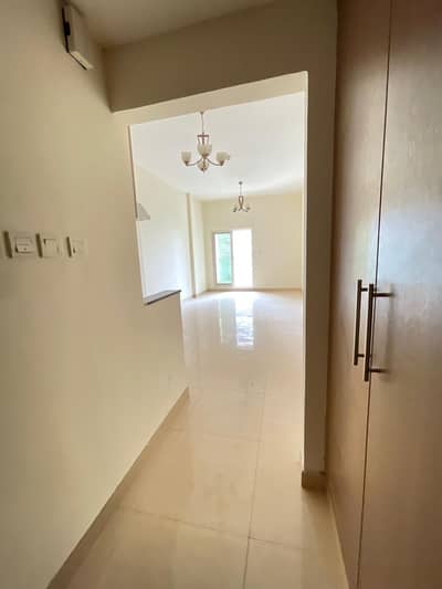 Studio for Rent in Dubai Land Residence Complex, Dubai - 2. jpg
