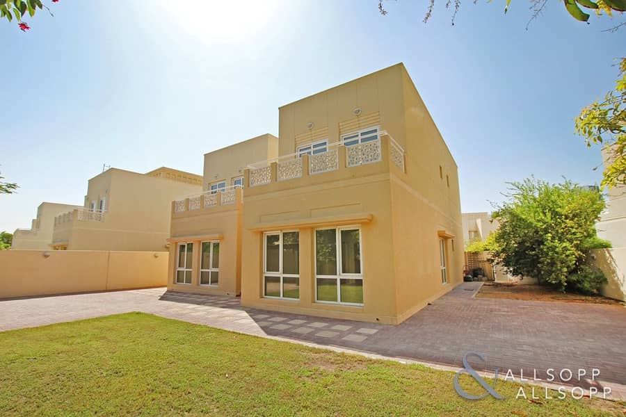 Meadows 1 | 4 Bedrooms | Good Condition Meadows 1 | 4 Bedrooms | Good Condition