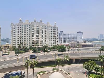 2 Bedroom Apartment for Rent in Palm Jumeirah, Dubai - High Floor | Beach Club Access | Maid’s Room