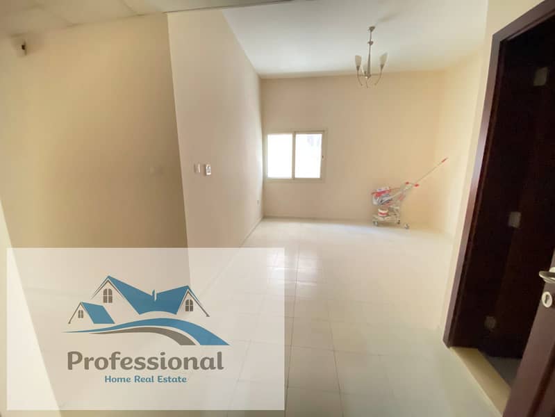 LIKE A NEW BUILDING BIG SIZE APARTMENT 1 BHK 30 K 6 CHQ 2 BATH FULL FAMILY BUILDING