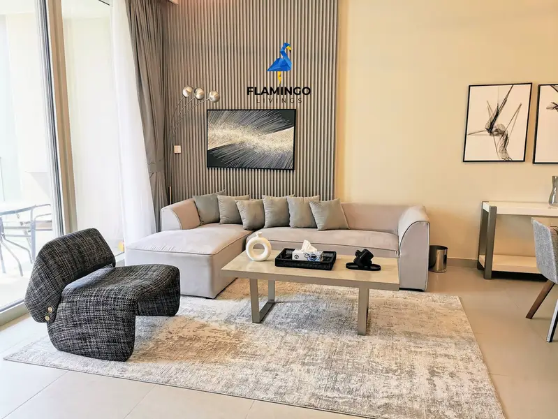 luxurious Fully upgraded with full Downtown Boulevard view