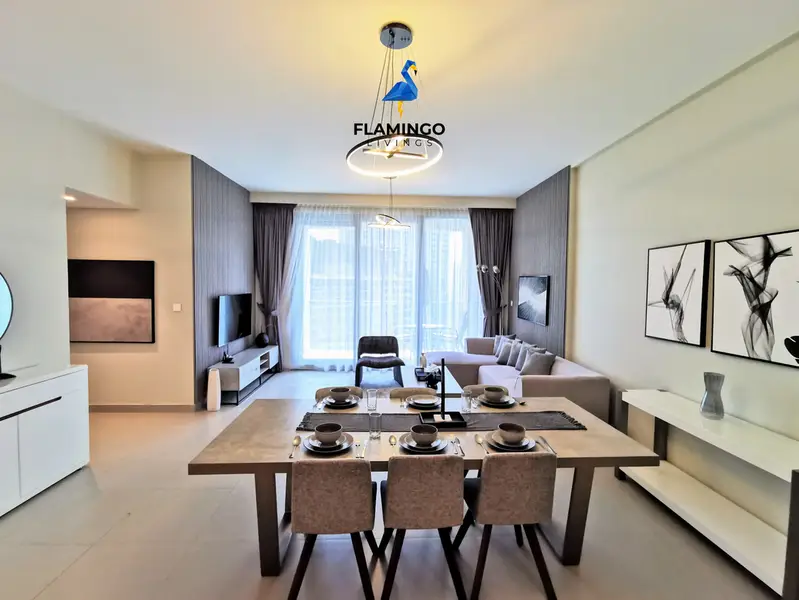 luxurious Fully upgraded with full Downtown Boulevard view