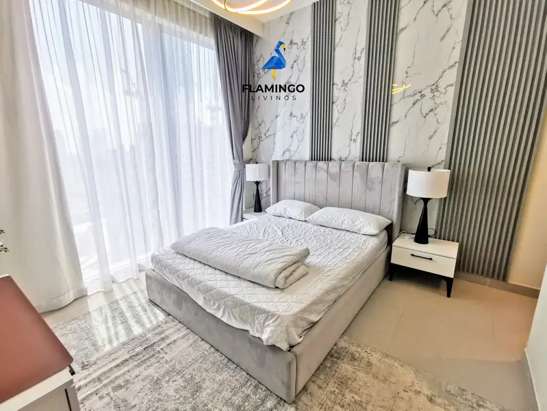 luxurious Fully upgraded with full Downtown Boulevard view
