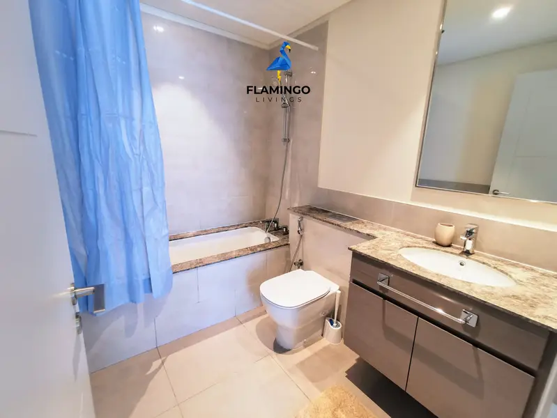 luxurious Fully upgraded with full Downtown Boulevard view