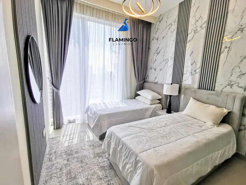 luxurious Fully upgraded with full Downtown Boulevard view