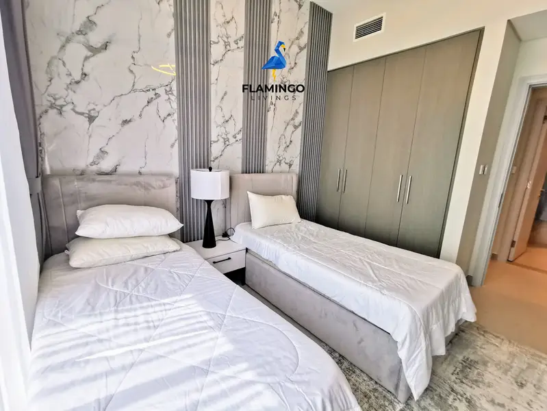 luxurious Fully upgraded with full Downtown Boulevard view