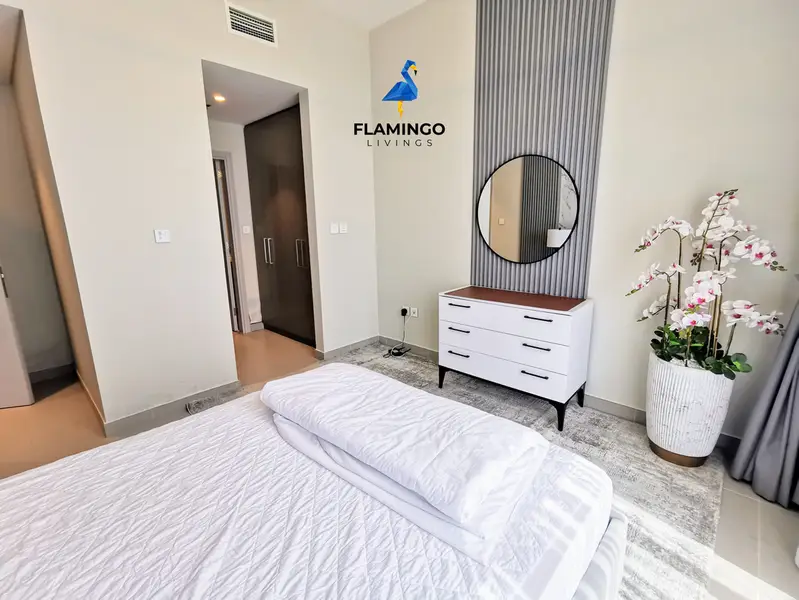 luxurious Fully upgraded with full Downtown Boulevard view