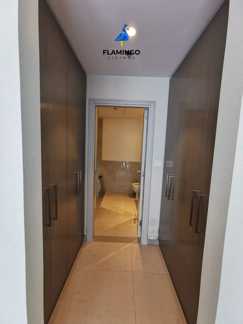 luxurious Fully upgraded with full Downtown Boulevard view