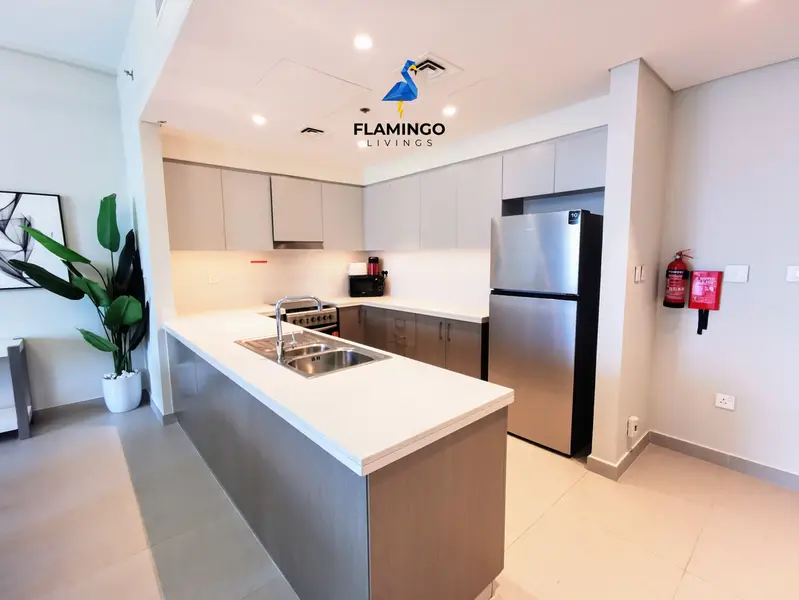 luxurious Fully upgraded with full Downtown Boulevard view
