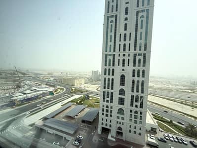 مکتب  للايجار في أبراج بحيرات الجميرا، دبي - WhatsApp+Image+2025-08-15+at+15.51. 14_26bbba85. jpg
