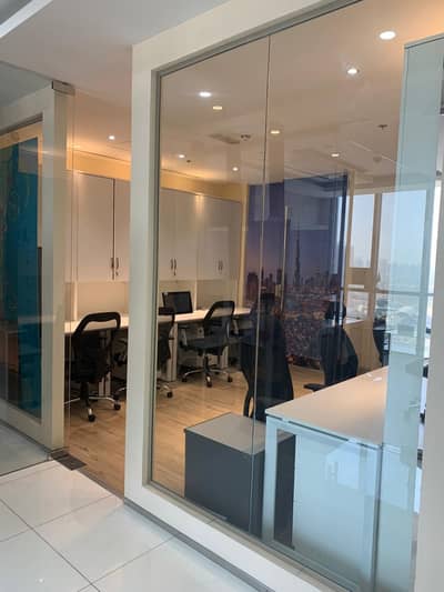 Office in affitto a Dubai Marina, Dubai - столы2. jpeg
