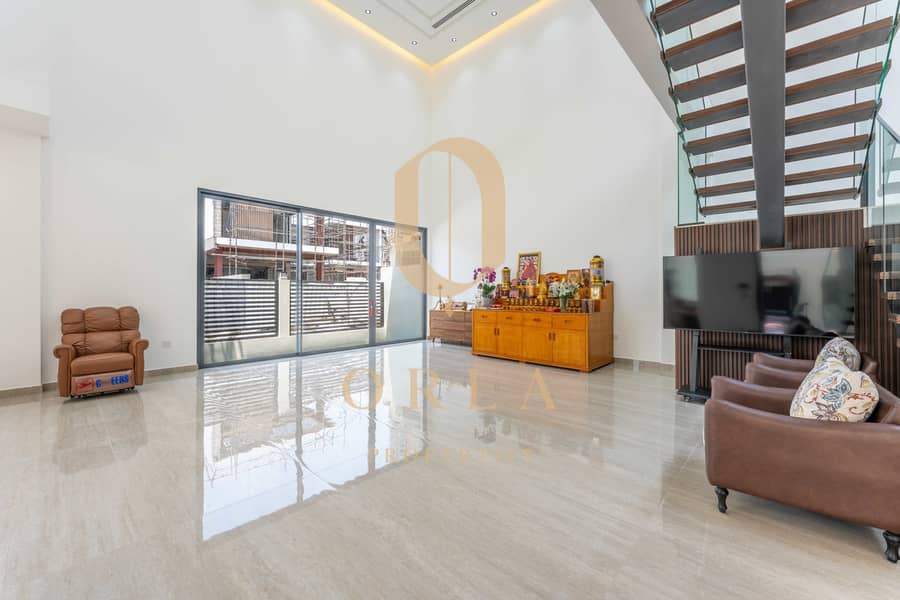 Vacant | Spacious Layout | Private Pool |