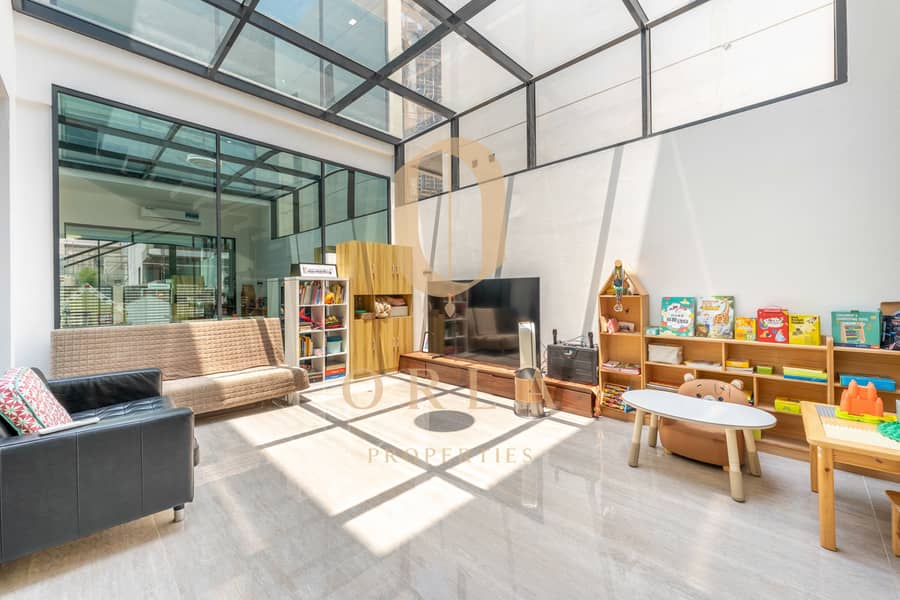 Vacant | Spacious Layout | Private Pool | - Image 8