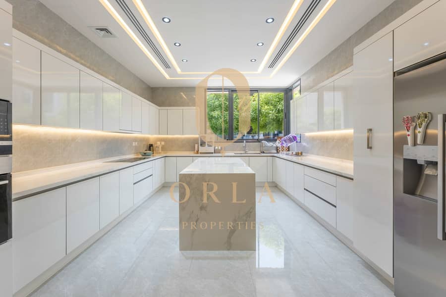 Vacant | Spacious Layout | Private Pool | - Image 10