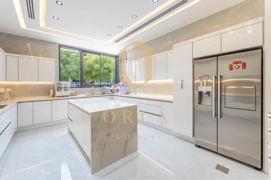 Vacant | Spacious Layout | Private Pool | - Image 11