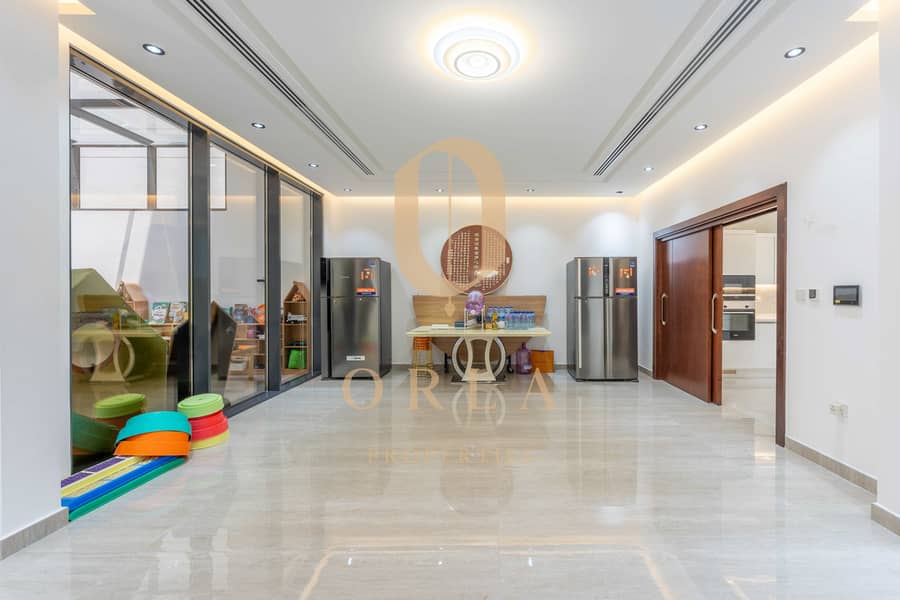 Vacant | Spacious Layout | Private Pool | - Image 12