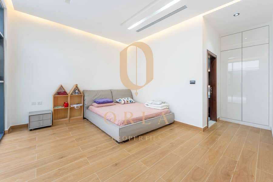 Vacant | Spacious Layout | Private Pool | - Image 26