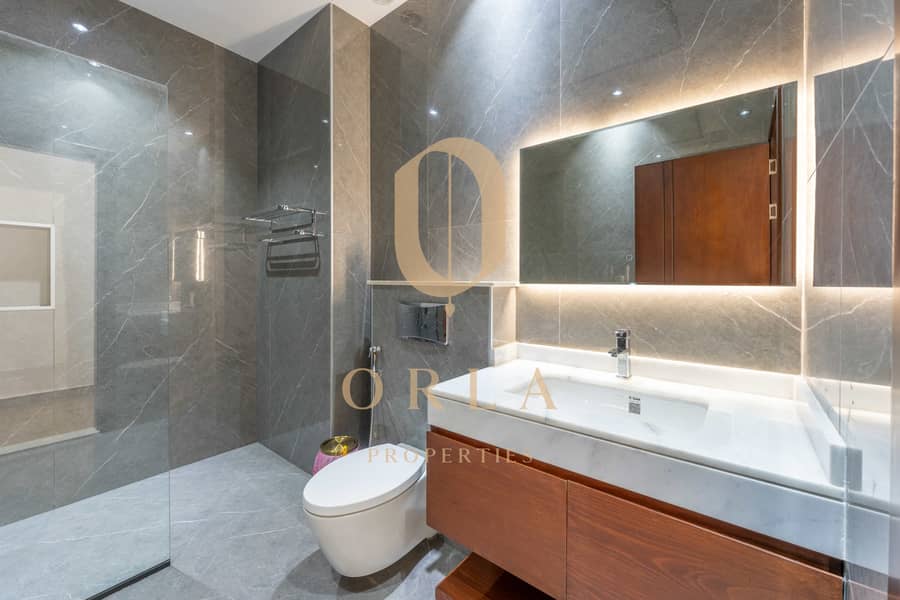 Vacant | Spacious Layout | Private Pool | - Image 28