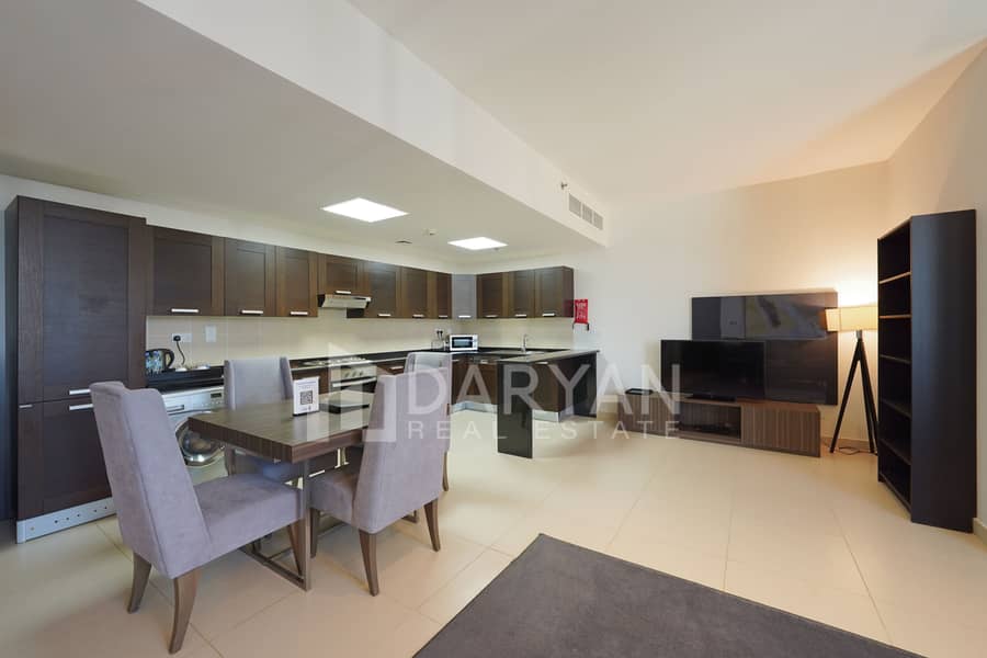 Dubai's skyline View | Deluxe Suite | Exclusive area